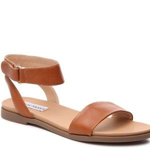 Steve Madden Tan Sandals ~ Size 7.5